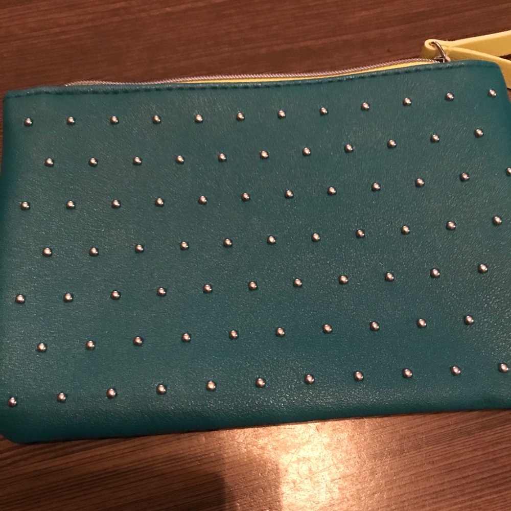 Random makeup bag and 3 product